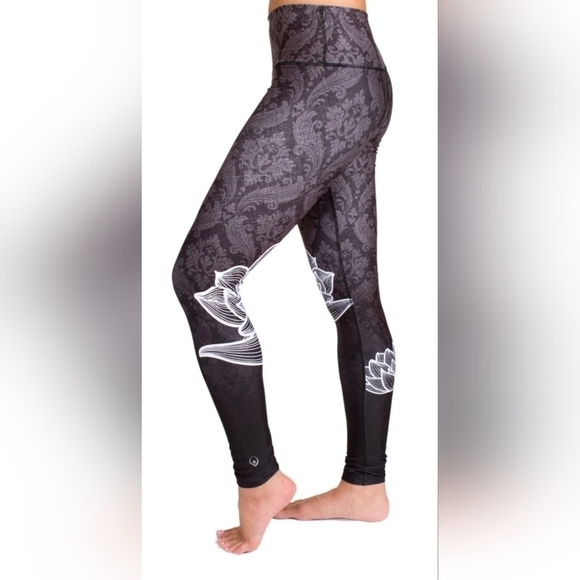 Lotus Legging - Picture 3 of 8